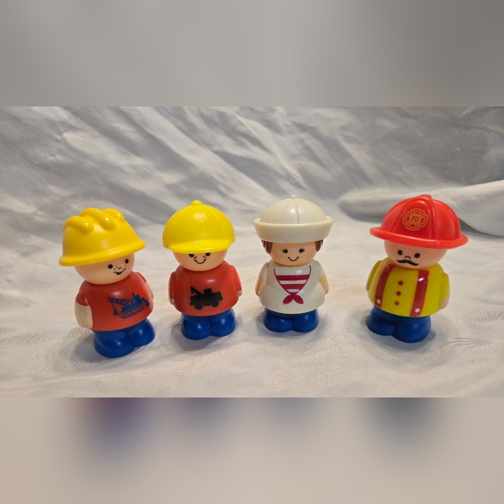 Fisher-Price Yellow and Red Toy Figures Set‎